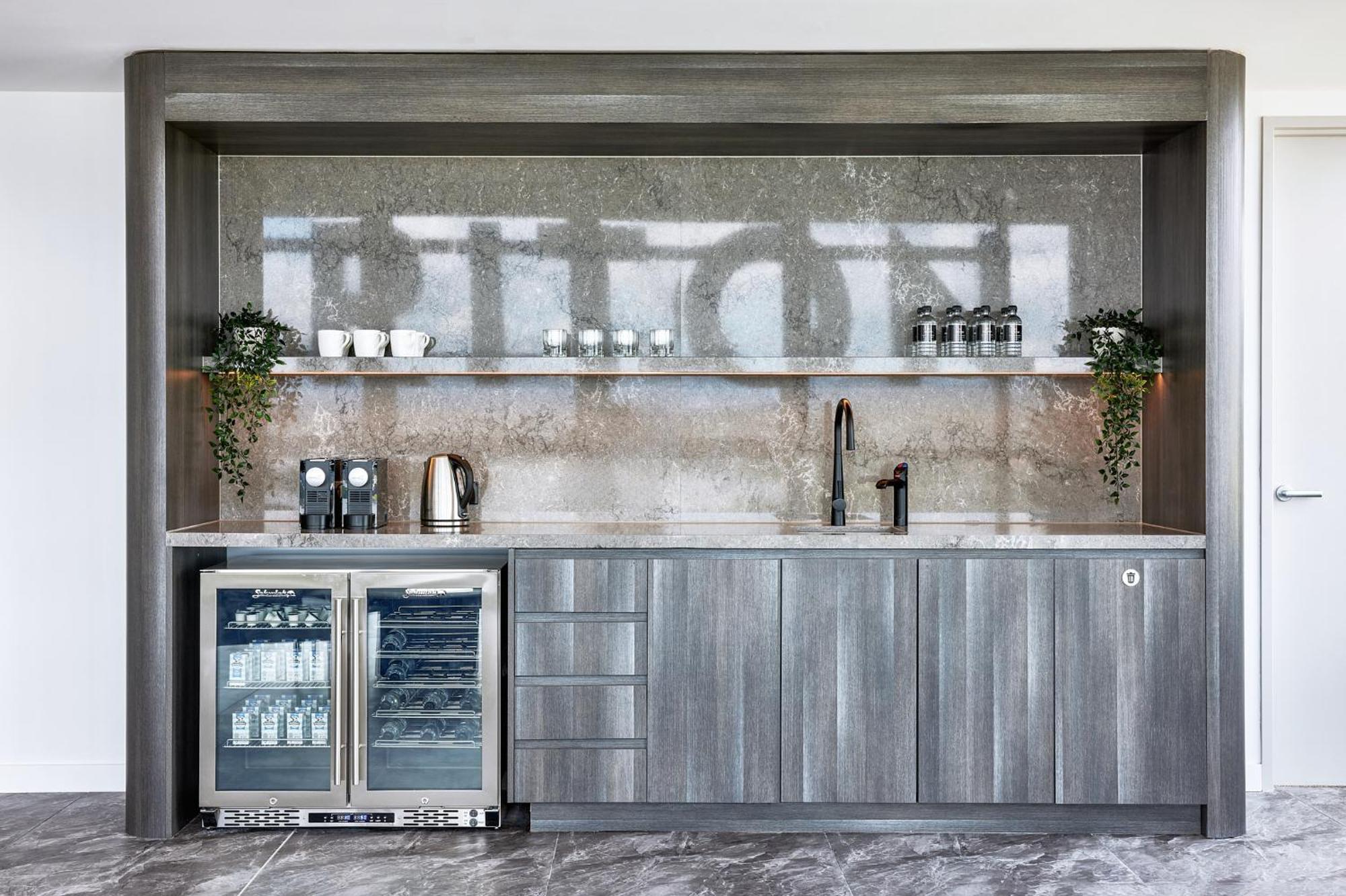 Meriton Suites Canberra Bagian luar foto A wet bar in a home