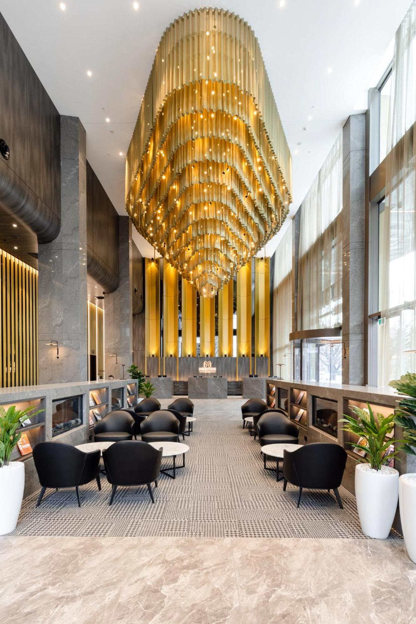 Meriton Suites Canberra Bagian luar foto The lobby of the hotel