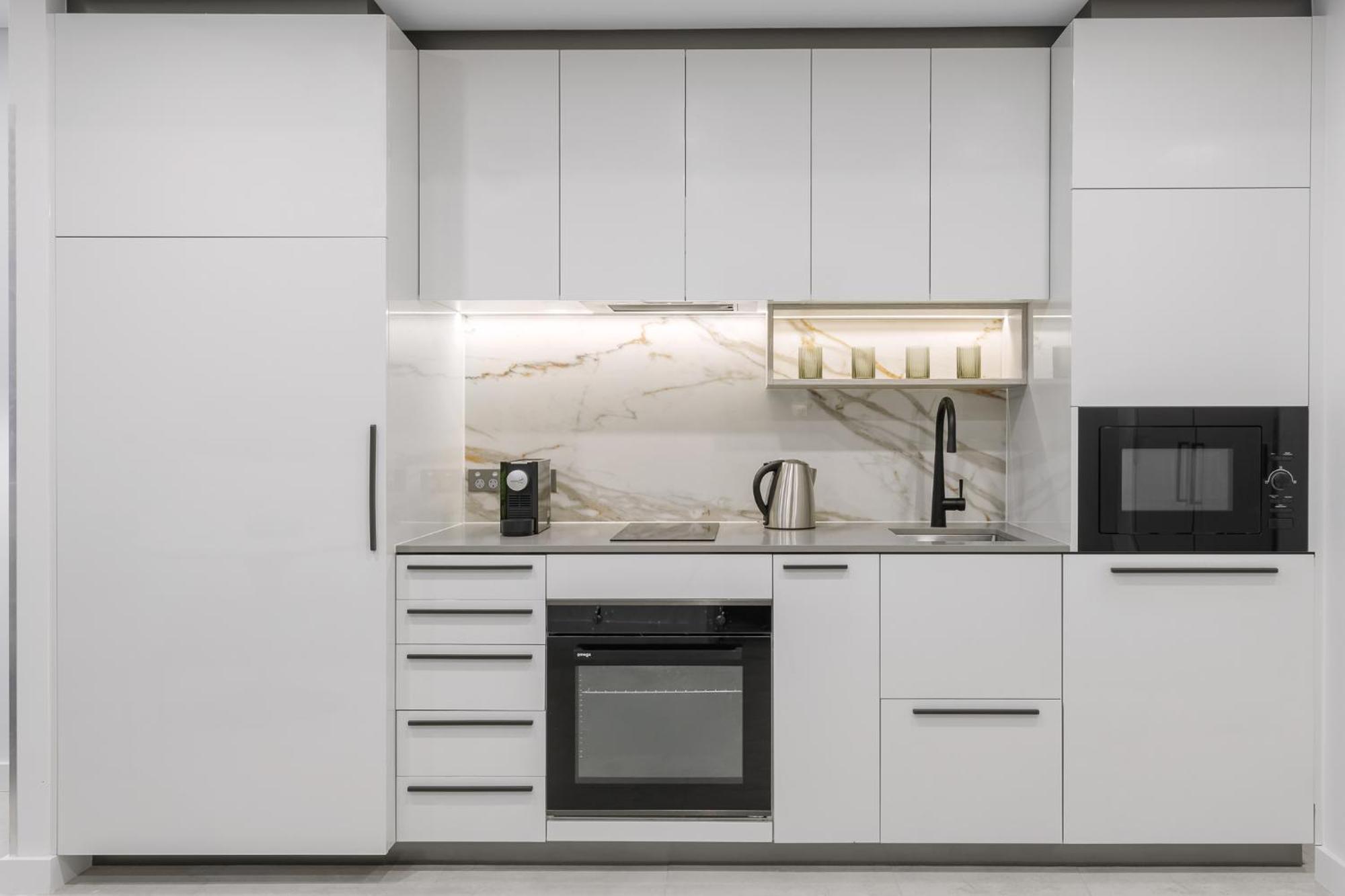 Meriton Suites Canberra Bagian luar foto A modern kitchen